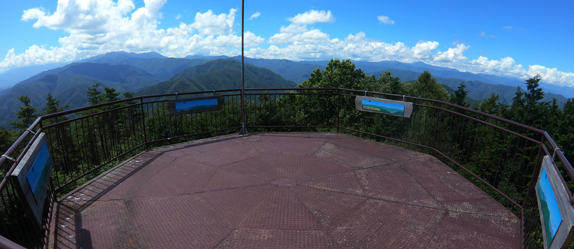 日本中心の展望台(鶴ヶ峰)