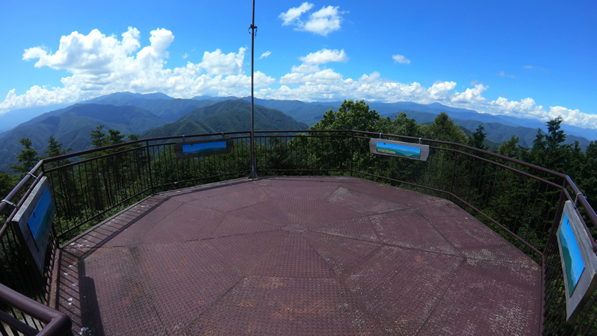 日本中心の展望台(鶴ヶ峰)