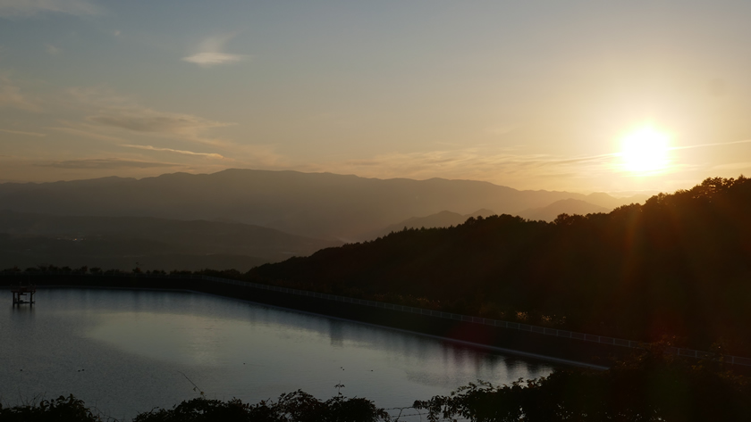 横堰池